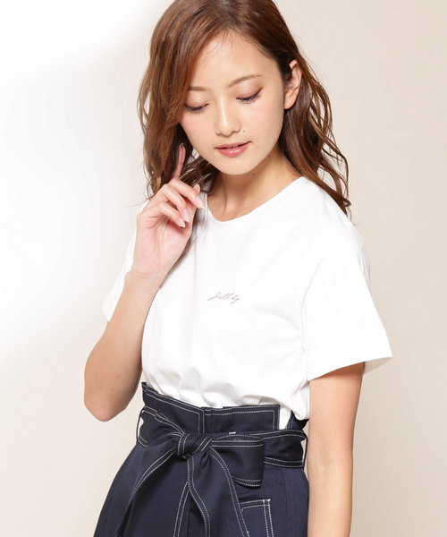 JILL by JILL STUART（ジルバイジルスチュアート）の「ポイントロゴＴシャツ（Tシャツ/カットソー・レディース・ホワイト/ブラック/ホワイト系その他・FREE）」の2枚目の写真