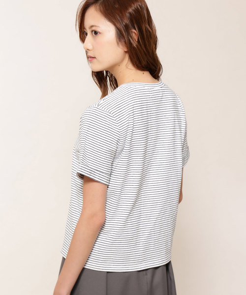 JILL by JILL STUART（ジルバイジルスチュアート）の「ポイントロゴＴシャツ（Tシャツ/カットソー・レディース・ホワイト/ブラック/ホワイト系その他・FREE）」の6枚目の写真