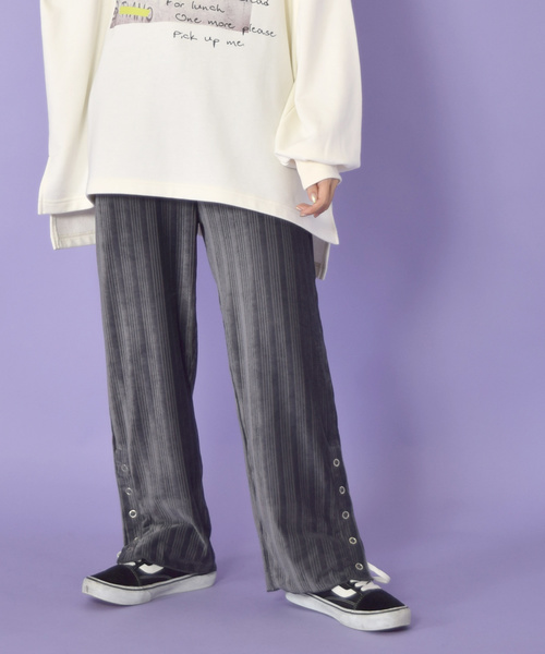 w closet(ダブルクローゼット)の「ボタン付きスリットパンツ_(その他パンツ・レディース・ベージュ/ブラック/グレー・FREE)」の2枚目の写真