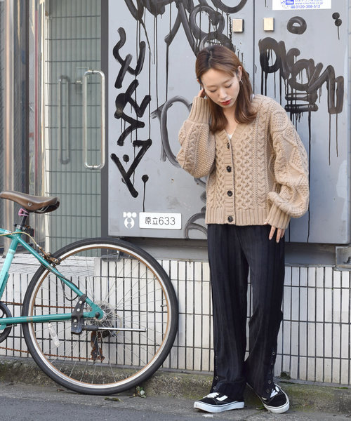 w closet(ダブルクローゼット)の「ボタン付きスリットパンツ_(その他パンツ・レディース・ベージュ/ブラック/グレー・FREE)」の22枚目の写真