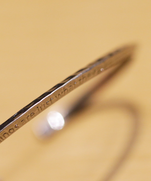 FACTOTUM(ファクトタム)の「【FACTOTUM】トライアングルブラスバングル(バングル/リストバンド・メンズ・ブラック/シルバー/ゴールド/シルバー系/ゴールド系・FREE)」の9枚目の写真