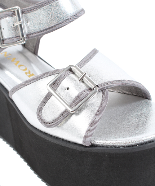 WEGO（ウィゴー）の「WEGO/厚底メタルサンダル（サンダル・レディース・ホワイト/シルバー・23.5/24.5）」の6枚目の写真