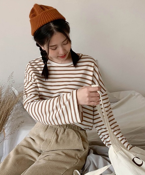 SONA(ソナ)の「ワイド袖ボーダーTシャツ(Tシャツ/カットソー・レディース・ブラック/ベージュ/ネイビー/イエロー/ライトベージュ/ピンク/グレー/カーキ・FREE)」の12枚目の写真