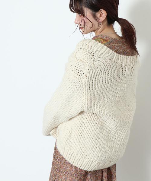 coen(コーエン)の「【ムック本掲載】ハンドニットケーブルカーディガン(カーディガン/ボレロ・レディース・オフホワイト/グレー・FREE)」の19枚目の写真