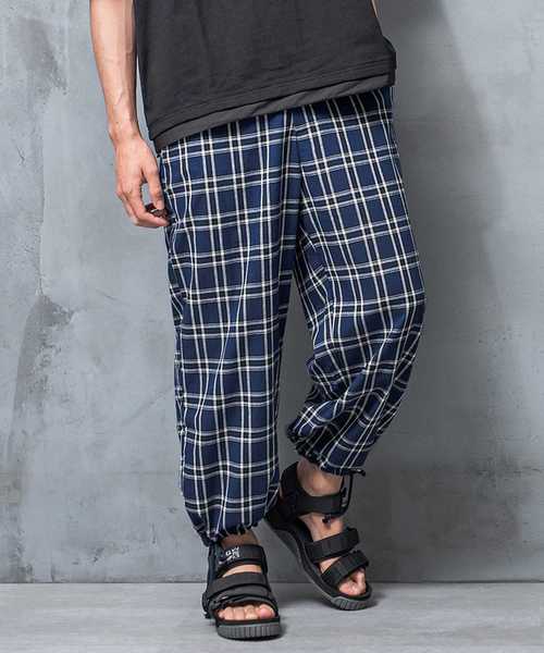 MinoriTY（マイノリティ）の「チェックワイドパンツ 裾しぼり（その他パンツ・メンズ・ベージュ/ネイビー/グレー・M/L）」の3枚目の写真