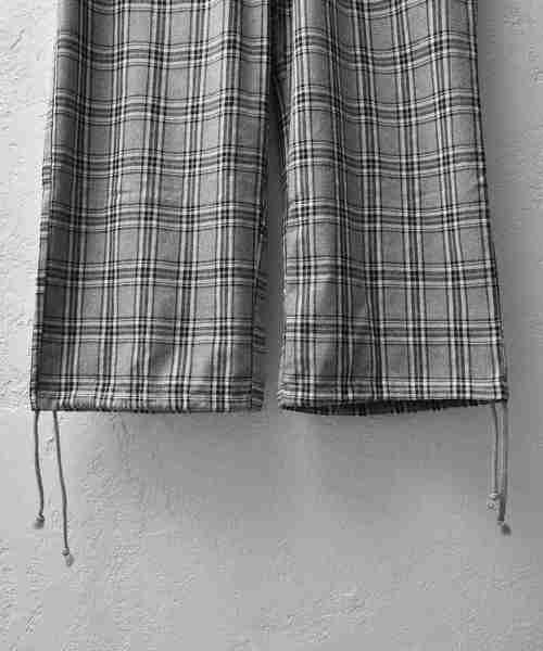 MinoriTY（マイノリティ）の「チェックワイドパンツ 裾しぼり（その他パンツ・メンズ・ベージュ/ネイビー/グレー・M/L）」の15枚目の写真