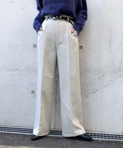 PAGEBOY（ページボーイ）の「ピンタックワイドスラックス（スラックス・レディース・ブラック/ピンク系その他/グレイッシュベージュ/ダークブラウン・FREE）」の3枚目の写真