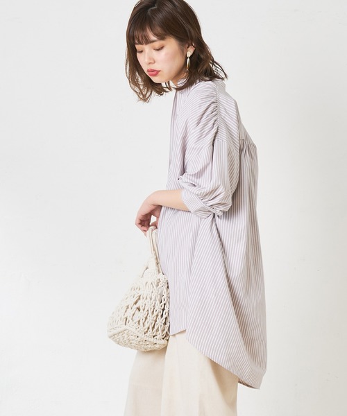 natural couture(ナチュラルクチュール)の「バンドカラー前あきシャツ(シャツ/ブラウス・レディース・オフホワイト/ベージュ/カーキ/ストライプ・FREE)」の4枚目の写真