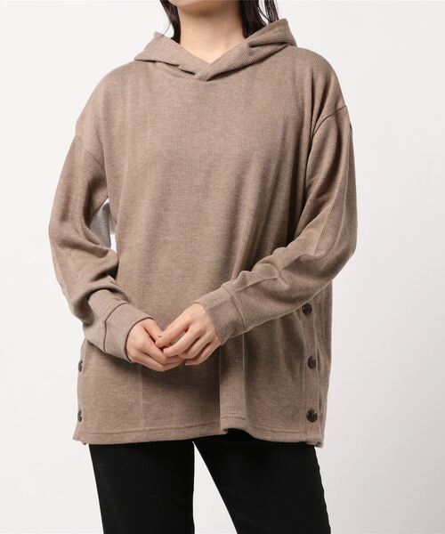 TRAP/U （トラップユー）の「《TRAP/U》サイド釦　プルパーカー（パーカー・レディース・チャコールグレー/ブラック/ベージュ/カーキ・MEDIUM/LARGE）」の9枚目の写真
