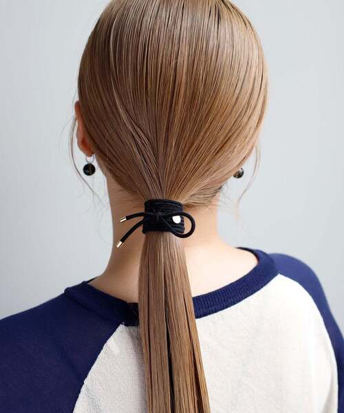 ANEMONE（アネモネ）の「リボン×ツイストのデザインヘアゴム[3本セット]（ヘアゴム・レディース・ベージュ/ブラック/ブラウン/カーキ/オレンジ・FREE）」の8枚目の写真