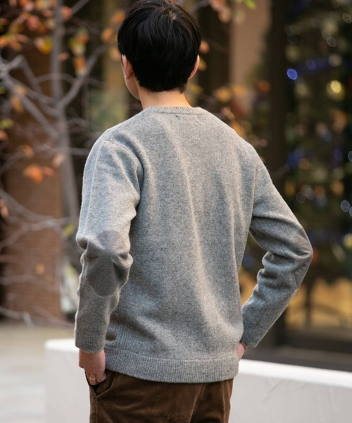 URBAN RESEARCH ROSSO MEN（アーバンリサーチロッソメン）の「【一部WEB限定カラー】ラムズウールエルボーパッチニット（ニット/セーター・メンズ・ブラック/ネイビー/ブルー/グレー/カーキ/オレンジ・SMALL/MEDIUM/LARGE/X-LARGE）」の9枚目の写真