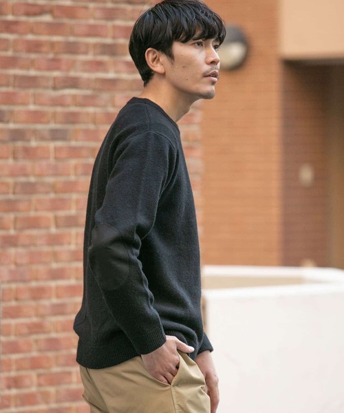 URBAN RESEARCH ROSSO MEN（アーバンリサーチロッソメン）の「【一部WEB限定カラー】ラムズウールエルボーパッチニット（ニット/セーター・メンズ・ブラック/ネイビー/ブルー/グレー/カーキ/オレンジ・SMALL/MEDIUM/LARGE/X-LARGE）」の13枚目の写真