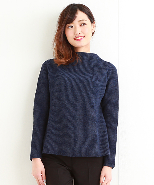 BEAMS LIGHTS Women's（ビームスライツ ウィメンズ）の「BEAMS LIGHTS / ボトルネックフレアープルオーバー（ニット/セーター・レディース・オフホワイト/ネイビー・ONE SIZE）」の2枚目の写真