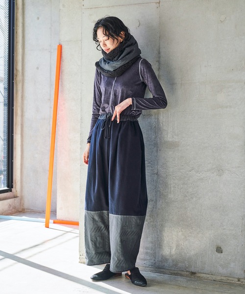 sneeuw（スニュウ）の「2021秋冬 ウィンドウJQネックウォーマー（ネックウォーマー/スヌード・レディース・ネイビー/アイボリー・ONE SIZE）」の6枚目の写真