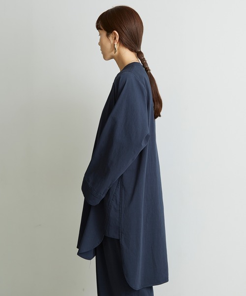 note et silence (ノートエシロンス)の「●80/2GVラチネ チュニックブラウス(シャツ/ブラウス・レディース・ネイビー/サンドベージュ・FREE)」の4枚目の写真