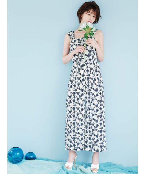 RESEXXY(リゼクシー)の「スクエアネックロンパース(つなぎ/オールインワン・レディース・ブラック/イエロー/アイボリー/その他1・FREE)」の1枚目の写真