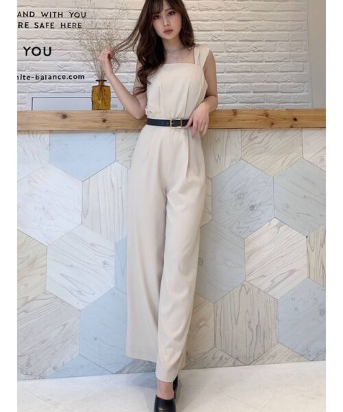 RESEXXY(リゼクシー)の「スクエアネックロンパース(つなぎ/オールインワン・レディース・ブラック/イエロー/アイボリー/その他1・FREE)」の2枚目の写真