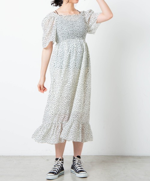 WEGO（ウィゴー）の「WEGO/シャーリングフレアスリーブワンピース（ワンピース・レディース・ブラック/アニマル/その他1・FREE）」の6枚目の写真