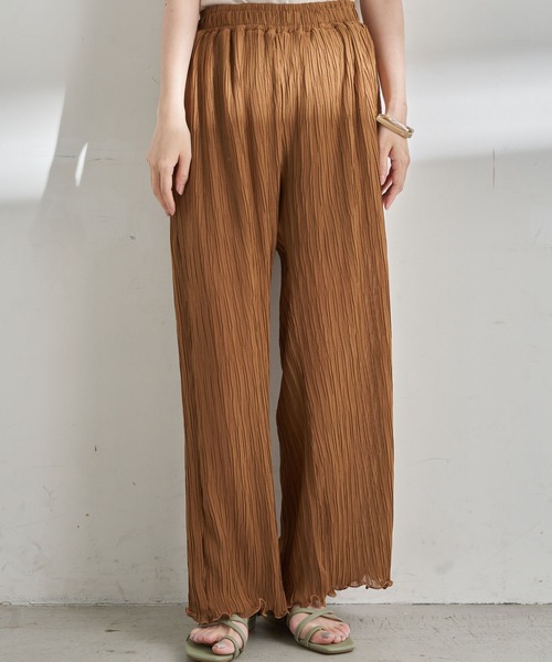 earth music&ecology（アースミュージックアンドエコロジー）の「【WEB限定】ランダムプリーツパンツ ＊（その他パンツ・レディース・ブラック/オレンジ/モカ/ピンクベージュ/グレイッシュベージュ・FREE）」の2枚目の写真