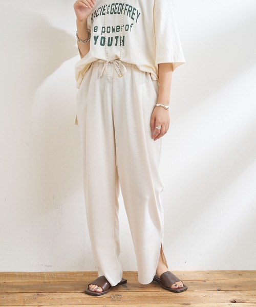 CIAOPANIC TYPY（チャオパニックティピー）の「イージーケアテーパードカラーパンツ（その他パンツ・レディース・オフホワイト/ブラック/グリーン/パープル・SMALL/MEDIUM）」の2枚目の写真