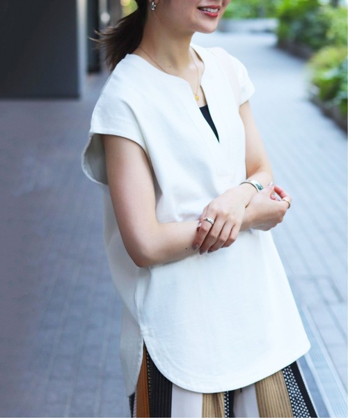 SLOBE IENA(スローブイエナ)の「16/2 天竺キーネックプルオーバー【手洗い可能】◆(Tシャツ/カットソー・レディース・ホワイト/ブラック/カーキ・FREE)」の1枚目の写真