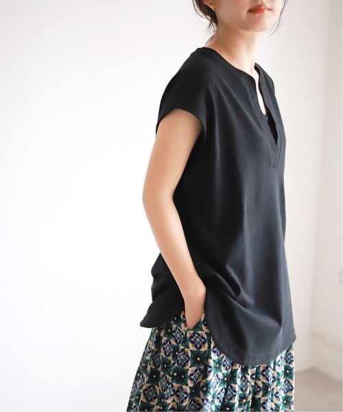 SLOBE IENA(スローブイエナ)の「16/2 天竺キーネックプルオーバー【手洗い可能】◆(Tシャツ/カットソー・レディース・ホワイト/ブラック/カーキ・FREE)」の4枚目の写真