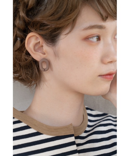 CHACO (FLOWER ACCESSORY)(チャコ)の「CHACO/Oピアス(ピアス(両耳用)・レディース・ベージュ/ブラウン・FREE)」の6枚目の写真