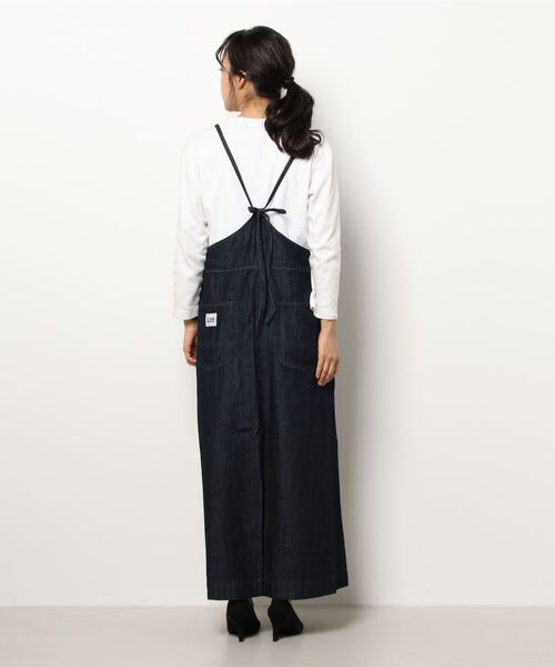 Leeサロペットデニムロングスカート（黒） Lee（リー）の「リラックス  