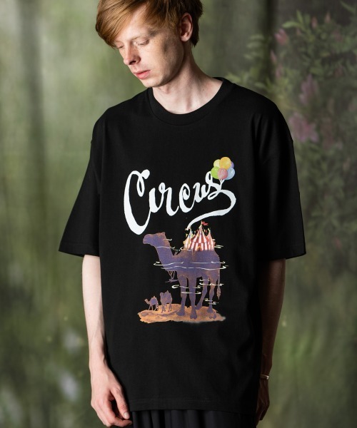 rehacer(レアセル)の「rehacer : Camel Circus / キャメルサーカスTシャツ(Tシャツ/カットソー・メンズ・ホワイト/ブラック・MEDIUM/LARGE/SMALL)」の4枚目の写真