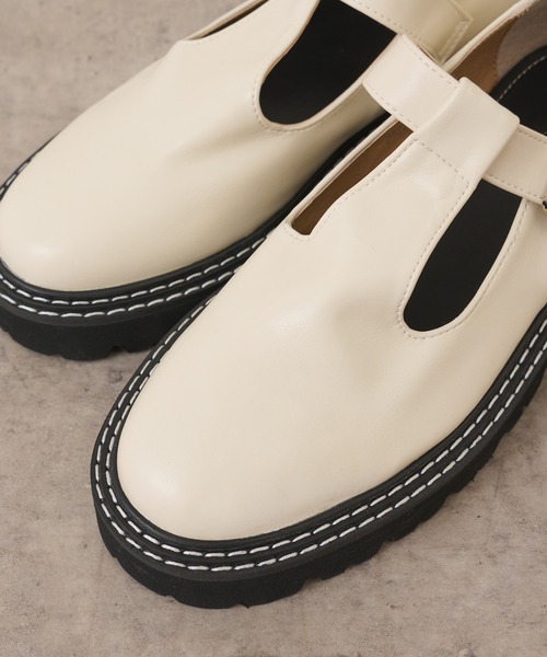 Lui's（ルイス）の「Tデザインボリュームシューズ（ローファー・レディース・オフホワイト/ブラック・23.5cm/24.5cm）」の12枚目の写真