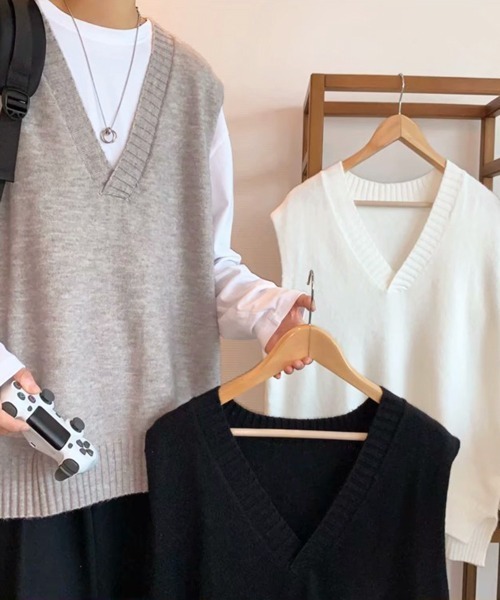 NOWLE（ノウル）の「【NOWLE】ディープ Vネック ニットベスト（ベスト・メンズ・ホワイト/ブラック/グレー・MEDIUM/LARGE/X-LARGE/XX-LARGE）」の8枚目の写真