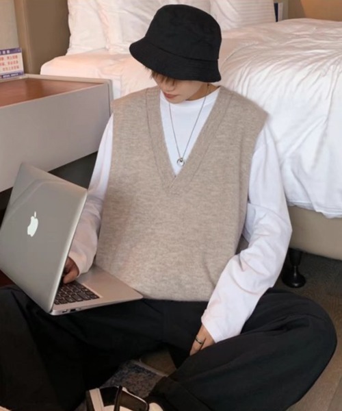 NOWLE（ノウル）の「【NOWLE】ディープ Vネック ニットベスト（ベスト・メンズ・ホワイト/ブラック/グレー・MEDIUM/LARGE/X-LARGE/XX-LARGE）」の14枚目の写真