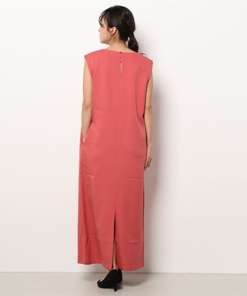 ROSE BUD（ローズバッド）の「Vネックジャンパースカート（ワンピース・レディース・ブラック/ピンク・FREE）」の4枚目の写真