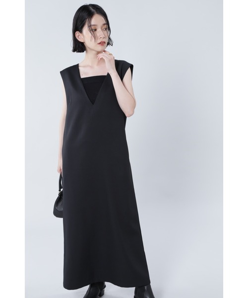 ROSE BUD（ローズバッド）の「Vネックジャンパースカート（ワンピース・レディース・ブラック/ピンク・FREE）」の2枚目の写真