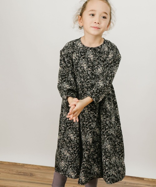 BAYFLOW（ベイフロー）の「[KIDS]ガーリースモックワンピ（ワンピース・キッズ・ブラック/ベージュ・110cm/120cm/130cm/140cm/100cm）」の6枚目の写真