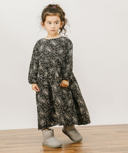 BAYFLOW（ベイフロー）の「[KIDS]ガーリースモックワンピ（ワンピース・キッズ・ブラック/ベージュ・110cm/120cm/130cm/140cm/100cm）」の3枚目の写真