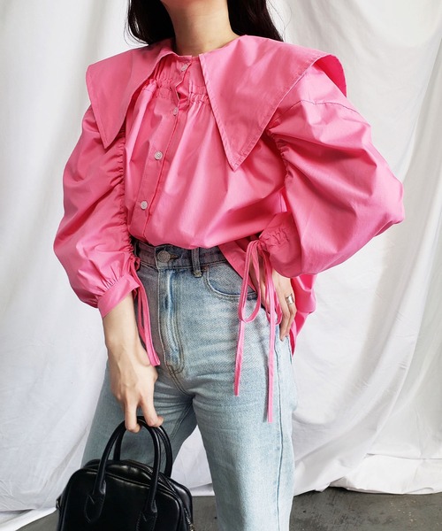 me+em select（ミームセレクト）の「シャーリングビッグカラーギャザーブラウス《NEWカラー3色追加！ 》（シャツ/ブラウス・レディース・ホワイト/ブラック/ブラウン/ブルー/グリーン/コーラルピンク・FREE）」の6枚目の写真