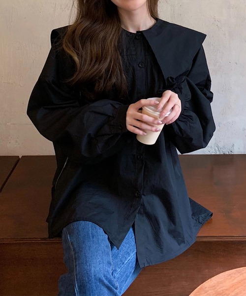 me+em select（ミームセレクト）の「シャーリングビッグカラーギャザーブラウス《NEWカラー3色追加！ 》（シャツ/ブラウス・レディース・ホワイト/ブラック/ブラウン/ブルー/グリーン/コーラルピンク・FREE）」の21枚目の写真