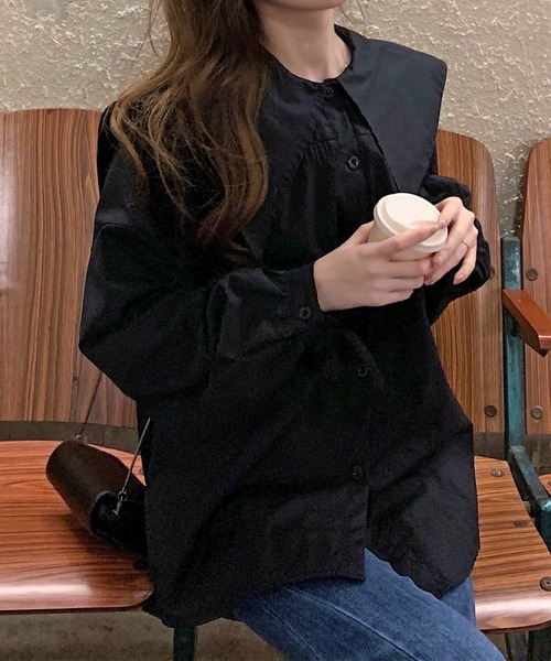 me+em select（ミームセレクト）の「シャーリングビッグカラーギャザーブラウス《NEWカラー3色追加！ 》（シャツ/ブラウス・レディース・ホワイト/ブラック/ブラウン/ブルー/グリーン/コーラルピンク・FREE）」の12枚目の写真