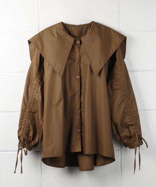 me+em select（ミームセレクト）の「シャーリングビッグカラーギャザーブラウス《NEWカラー3色追加！ 》（シャツ/ブラウス・レディース・ホワイト/ブラック/ブラウン/ブルー/グリーン/コーラルピンク・FREE）」の13枚目の写真