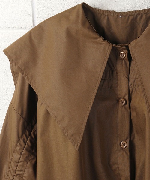 me+em select（ミームセレクト）の「シャーリングビッグカラーギャザーブラウス《NEWカラー3色追加！ 》（シャツ/ブラウス・レディース・ホワイト/ブラック/ブラウン/ブルー/グリーン/コーラルピンク・FREE）」の9枚目の写真