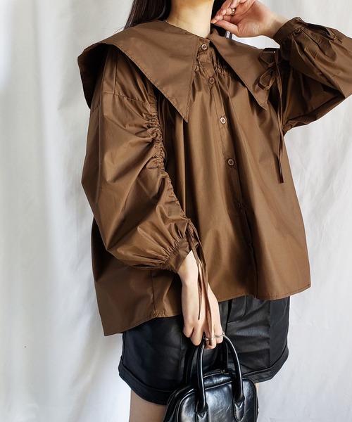 me+em select（ミームセレクト）の「シャーリングビッグカラーギャザーブラウス《NEWカラー3色追加！ 》（シャツ/ブラウス・レディース・ホワイト/ブラック/ブラウン/ブルー/グリーン/コーラルピンク・FREE）」の11枚目の写真