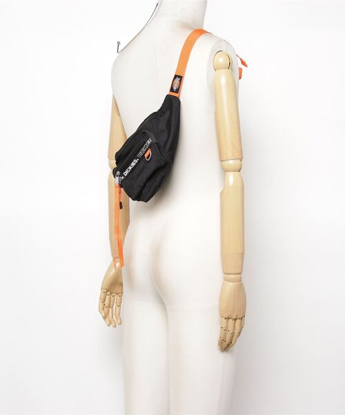 Dickies(ディッキーズ)の「Dickies/ディッキーズ ミニショルダー ウェストバッグ DK FRAME LOGO WAIST BAG(ボディバッグ/ウエストポーチ・メンズ・ブラック/ベージュ/ブラック系その他・ONE SIZE)」の7枚目の写真