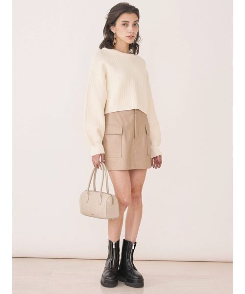 EVRIS（エヴリス）の「エコレザーポケットミニスカート（スカート・レディース・グリーン/ベージュ/ブラック・SMALL/MEDIUM）」の8枚目の写真