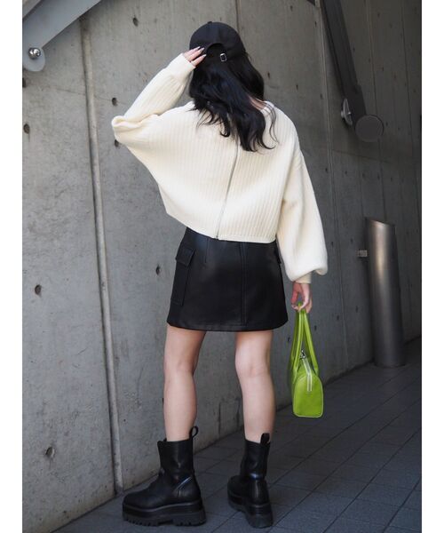 EVRIS（エヴリス）の「エコレザーポケットミニスカート（スカート・レディース・グリーン/ベージュ/ブラック・SMALL/MEDIUM）」の14枚目の写真