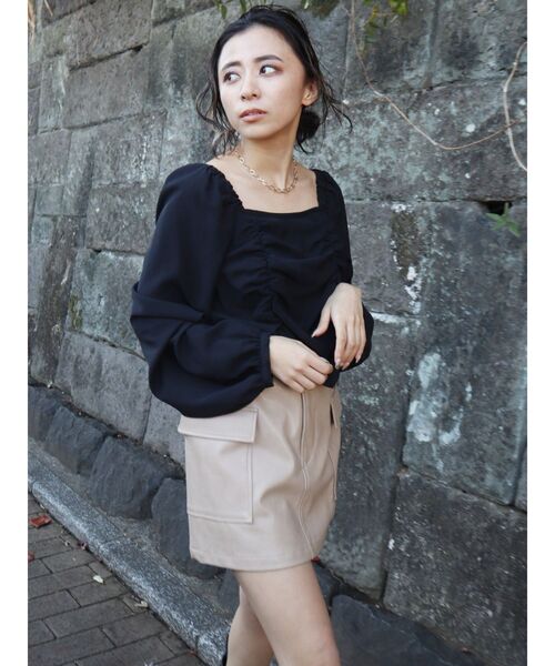 EVRIS（エヴリス）の「エコレザーポケットミニスカート（スカート・レディース・グリーン/ベージュ/ブラック・SMALL/MEDIUM）」の15枚目の写真