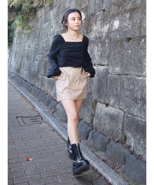 EVRIS（エヴリス）の「エコレザーポケットミニスカート（スカート・レディース・グリーン/ベージュ/ブラック・SMALL/MEDIUM）」の16枚目の写真