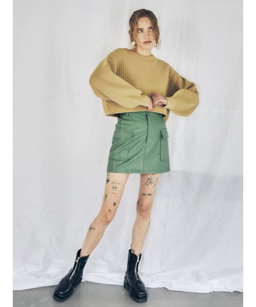 EVRIS（エヴリス）の「エコレザーポケットミニスカート（スカート・レディース・グリーン/ベージュ/ブラック・SMALL/MEDIUM）」の21枚目の写真
