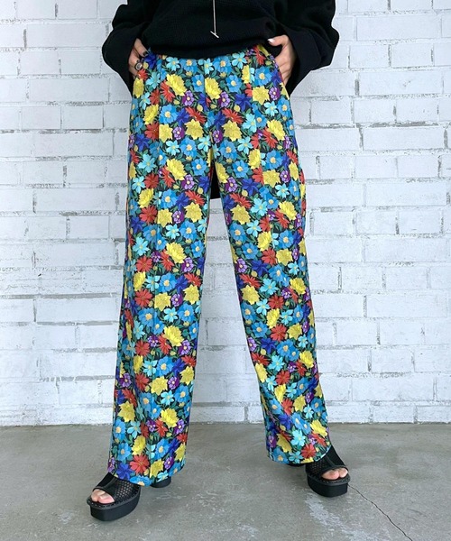 PAGEBOY(ページボーイ)の「フラワー柄パンツ(その他パンツ・レディース・ブラック系その他/ホワイト系その他・FREE)」の6枚目の写真