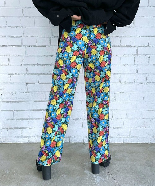 PAGEBOY(ページボーイ)の「フラワー柄パンツ(その他パンツ・レディース・ブラック系その他/ホワイト系その他・FREE)」の7枚目の写真